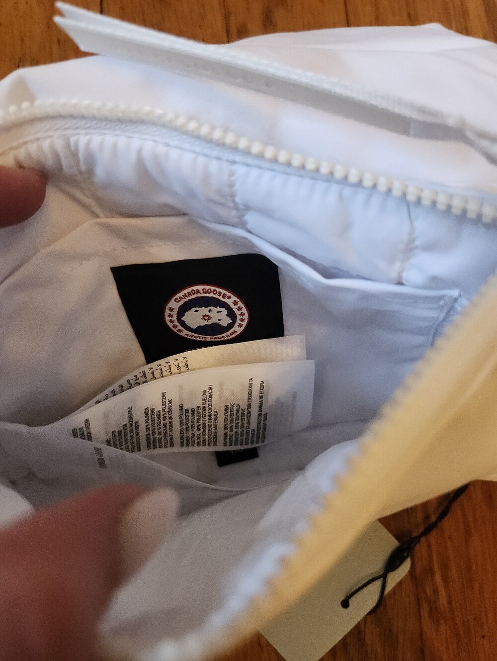CANADA GOOSE Mini Waist Pack White NEW NWT - Picture 9 of 11